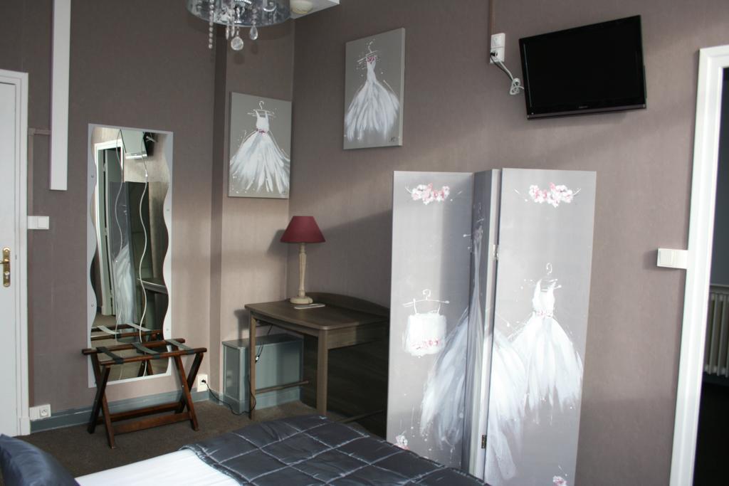 Hostellerie De La Quenoeuille Маркиз Стая снимка