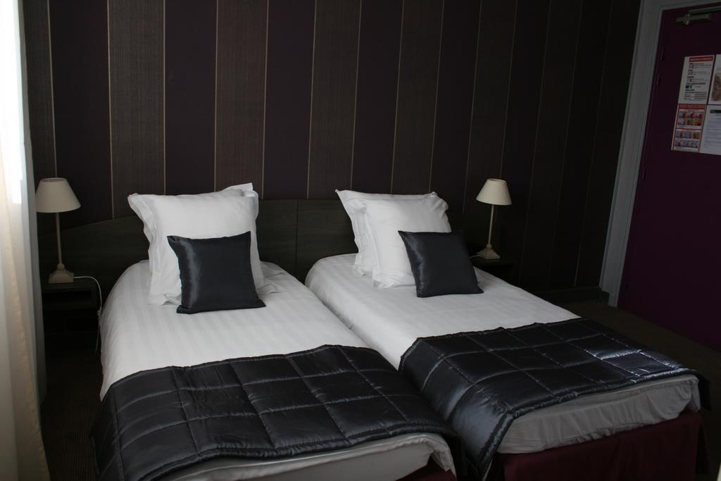 Hostellerie De La Quenoeuille Маркиз Стая снимка